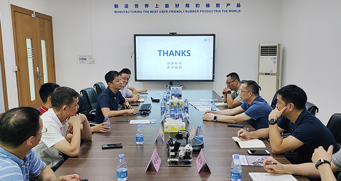 热烈欢迎市工信局、镇领导到PA旗舰厅新材调研指导工作